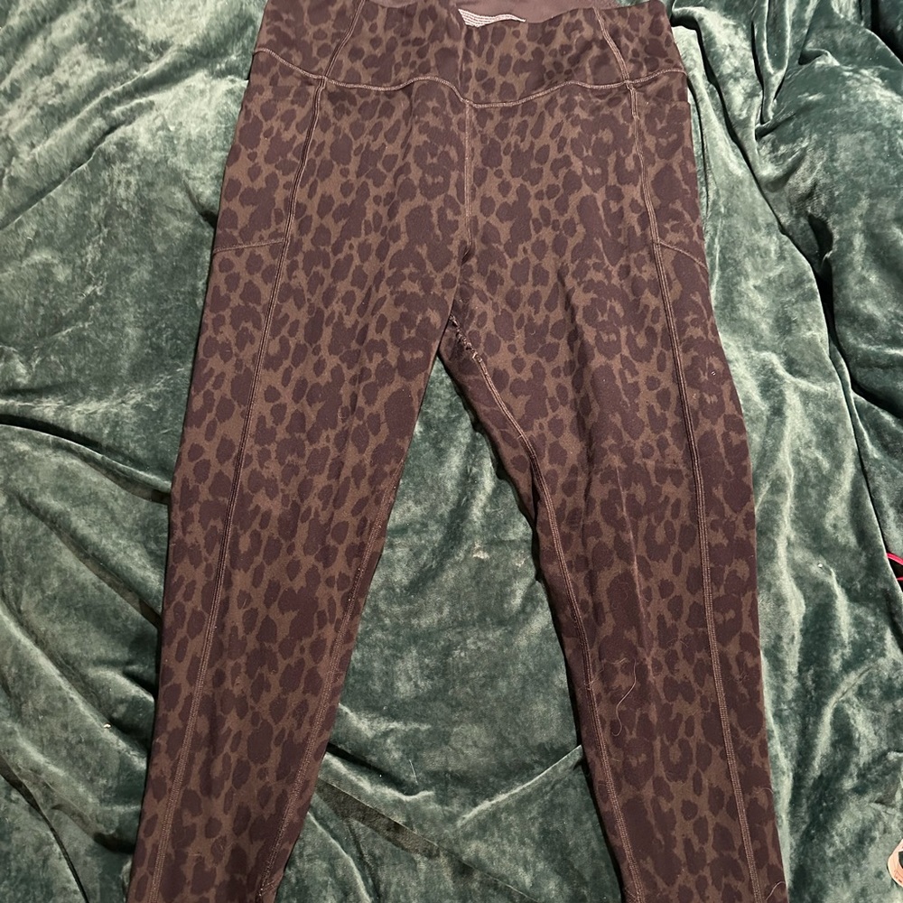 Victorias Secret Essential Leggings with pockets Leopard Print size 16 Long